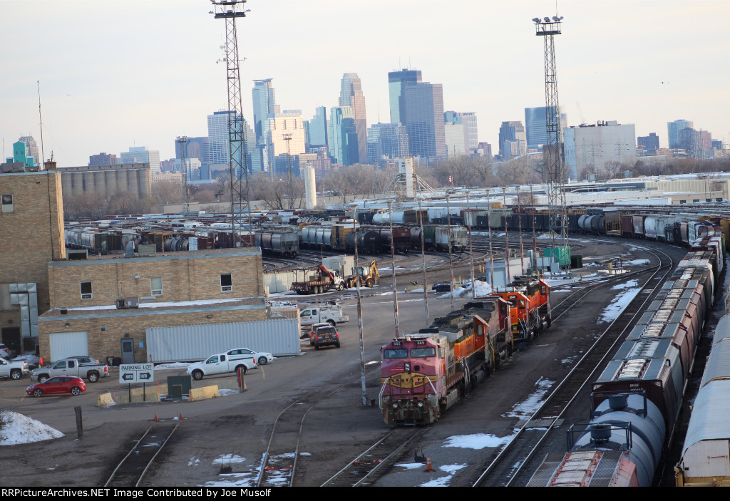 BNSF 665